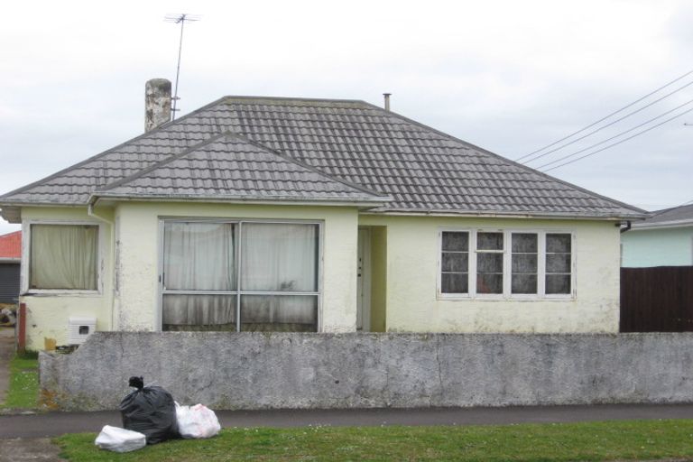 Photo of property in 27 Wrantage Street, Westown, New Plymouth, 4310
