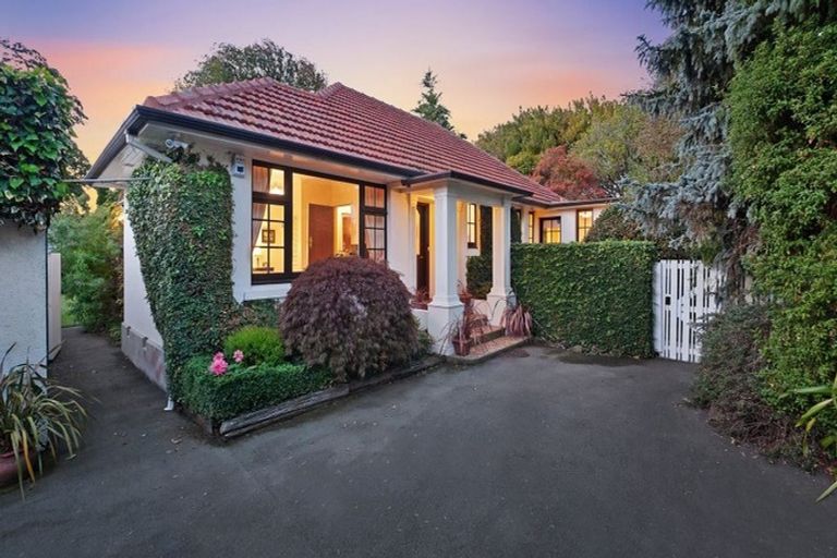 Photo of property in 19 Glandovey Road, Fendalton, Christchurch, 8052