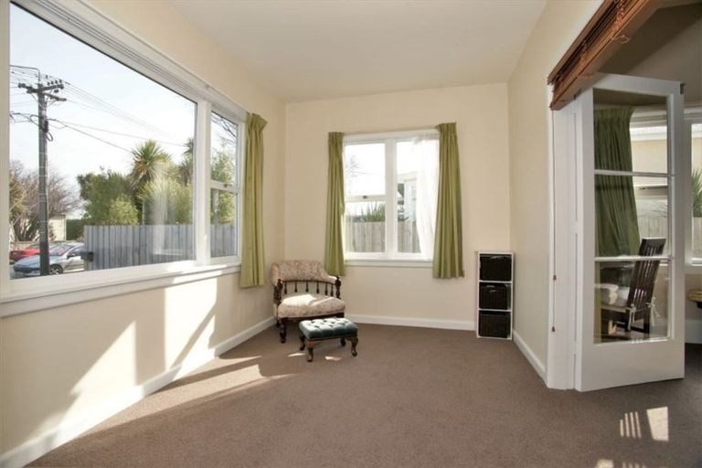 Photo of property in 2/13 Sullivan Avenue, Mangere Bridge, Auckland, 2022