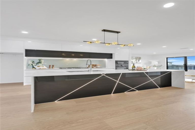 Photo of property in 3 Rakiraki Place, Flat Bush, Auckland, 2019