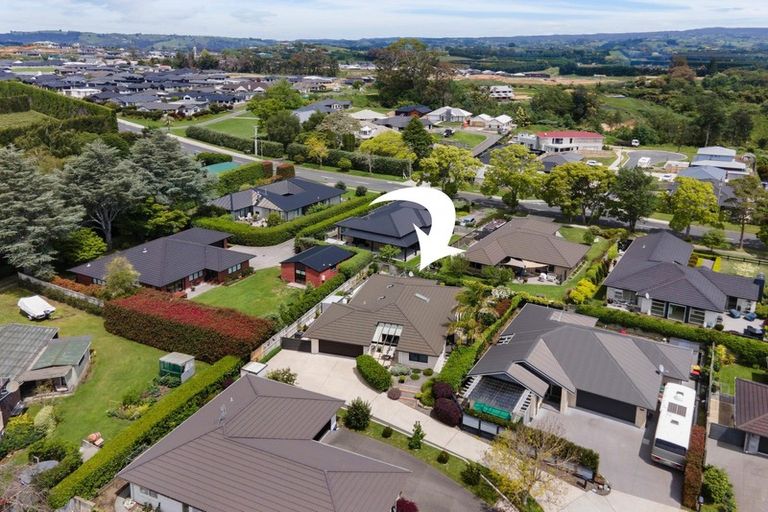 Photo of property in 10 Tranquil Grove, Omokoroa, 3114