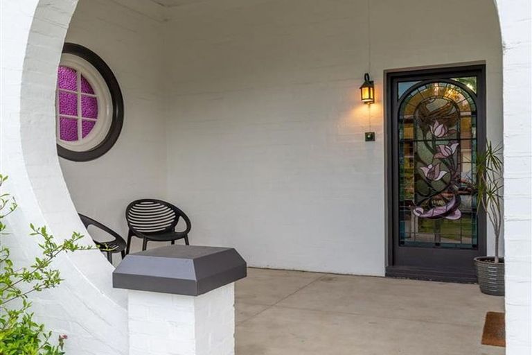 Photo of property in 17 Rhodes Street, Waimate, 7924