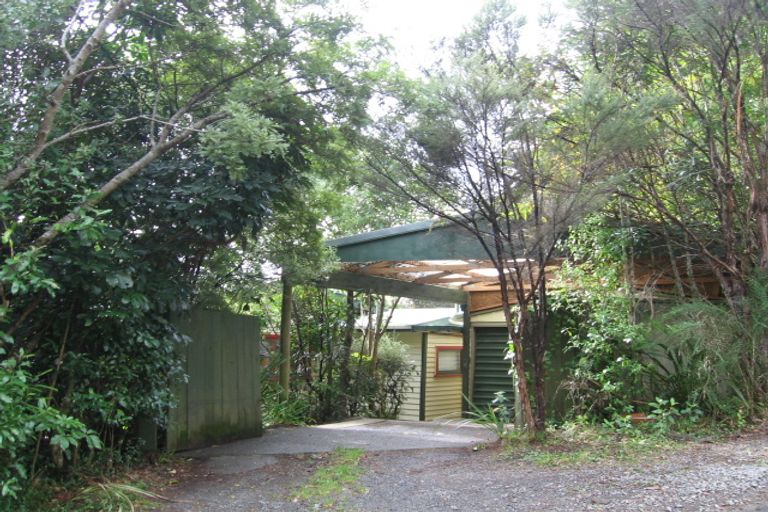 Photo of property in 35 Wyndham Road, Pinehaven, Upper Hutt, 5019