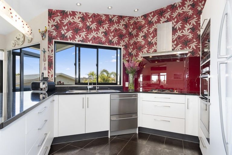 Photo of property in 5 Calypso Drive, Papamoa Beach, Papamoa, 3118