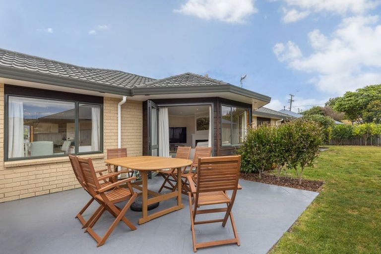 Photo of property in 22 Lorna Irene Drive, Raumati South, Paraparaumu, 5032