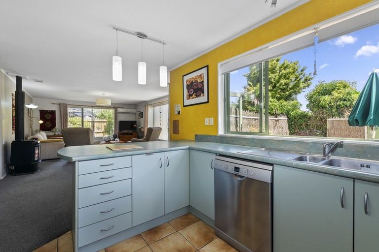 Photo of property in 11 Ashmore Place, Fairy Springs, Rotorua, 3015