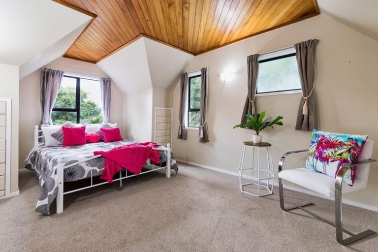 Photo of property in 54 Redlands Grove, Swanson, Auckland, 0612