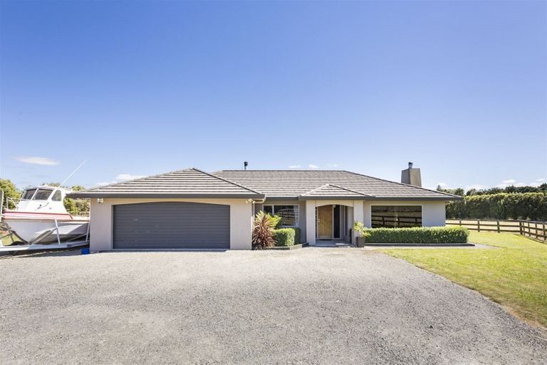 Photo of property in 711 Makerua Road, Tokomaru, Palmerston North, 4474