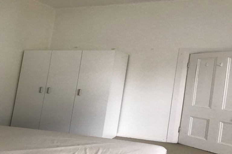 Photo of property in 1 Kenwyn Terrace, Newtown, Wellington, 6021