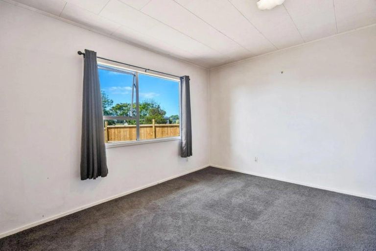Photo of property in 12 Moki Place, Ruakaka, 0116