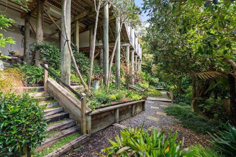 Photo of property in 52 Walter Road, Lowry Bay, Lower Hutt, 5013