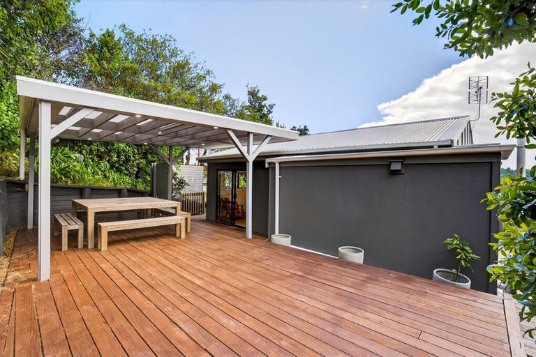 Photo of property in 11 Hillside Crescent, Leigh, 0985