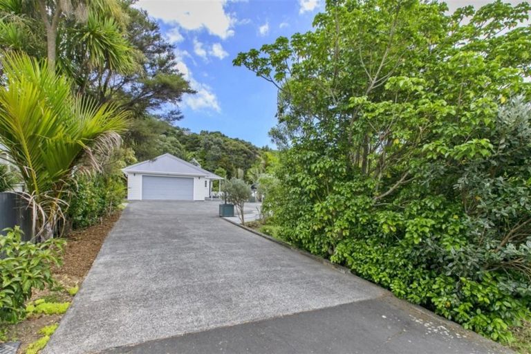 Photo of property in 14 Awhiorangi Promenade, Swanson, Auckland, 0816