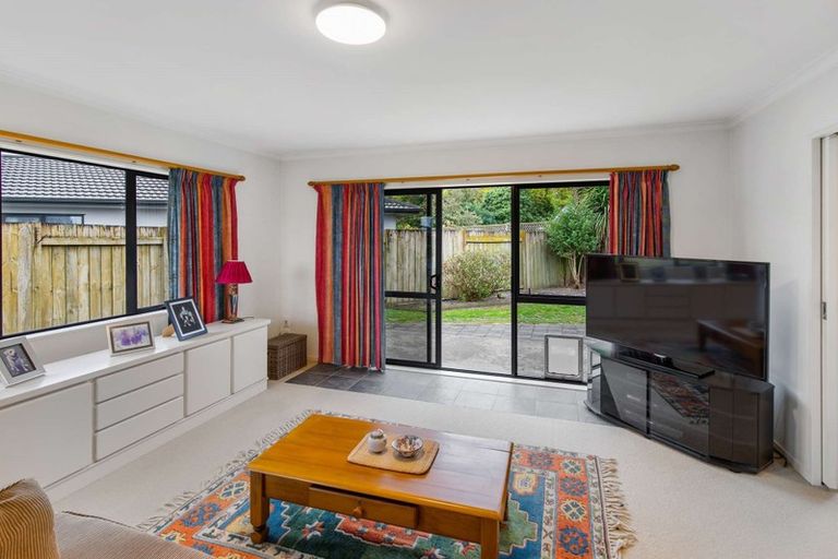 Photo of property in 8 Celtic Court, Roslyn, Palmerston North, 4414