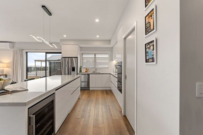 Photo of property in 21 Porokaiwhiri Street, Crofton Downs, Wellington, 6035