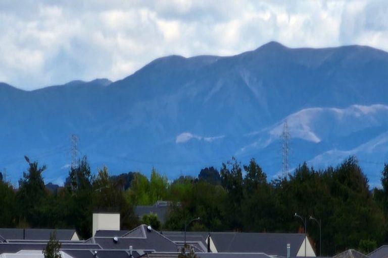 Photo of property in 7 Barnfields Close, Halswell, Christchurch, 8025