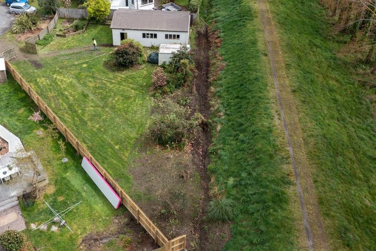 Photo of property in 16 Mckenzie Place, Waikuku Beach, 7402