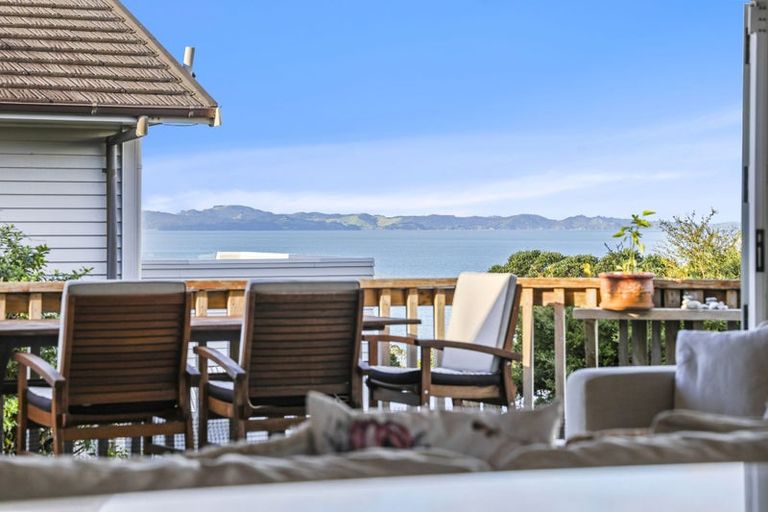 Photo of property in 13 Colmar Road, Mellons Bay, Auckland, 2014