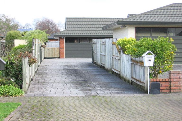 Photo of property in 17 Dougherty Place, Hokowhitu, Palmerston North, 4410