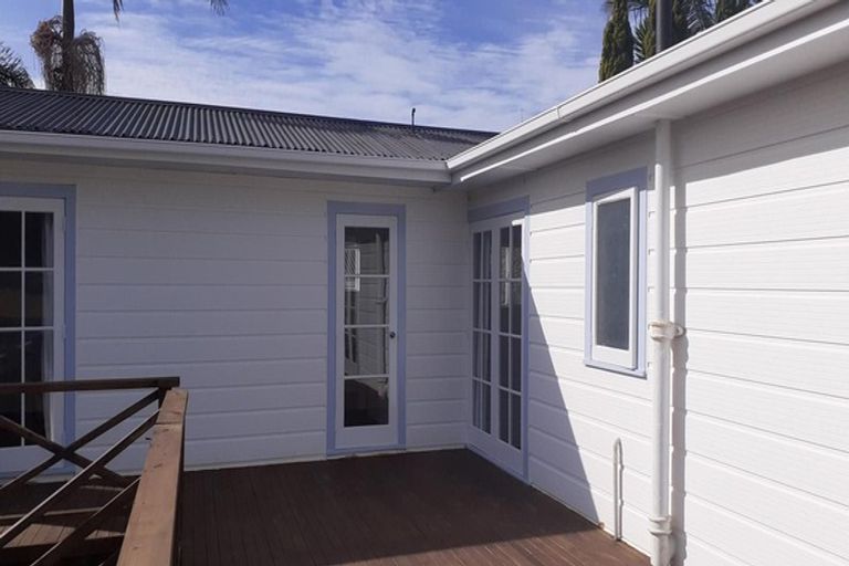 Photo of property in 33 Sturges Road, Henderson, Auckland, 0612