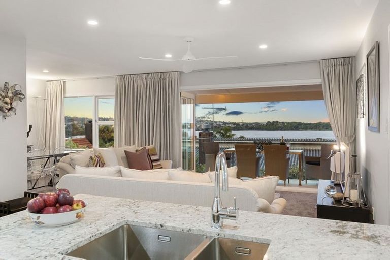 Photo of property in 4/29 Pupuke Road, Takapuna, Auckland, 0622