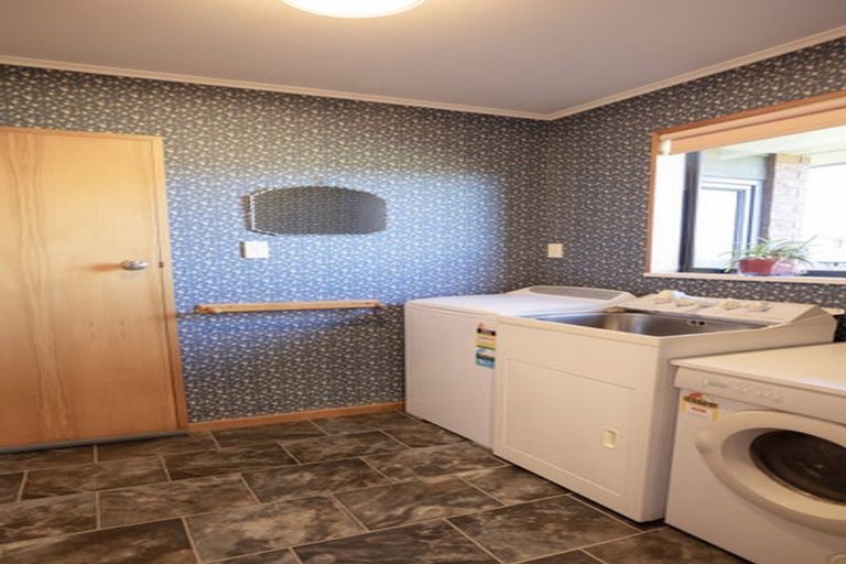 Photo of property in 9 Daley Place, Winton, 9720