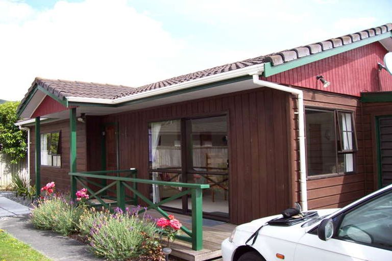 Photo of property in 122a Cambridge Terrace, Fairfield, Lower Hutt, 5011