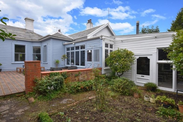 Photo of property in 10 Heriot Row, Dunedin Central, Dunedin, 9016