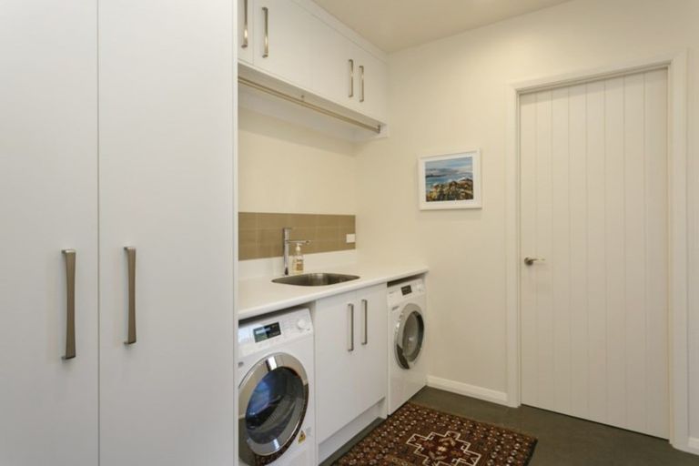 Photo of property in 7 Cameron Drive, Acacia Bay, Taupo, 3385