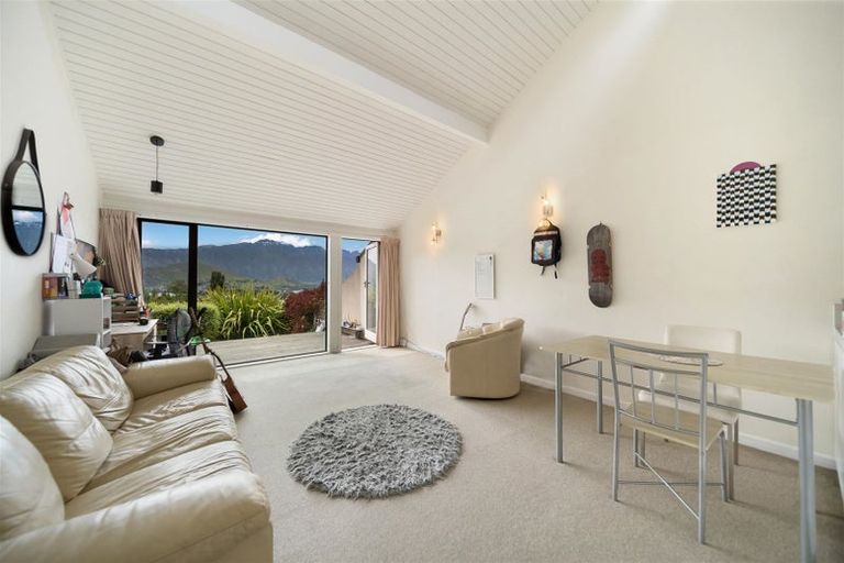 Photo of property in Alpine Meadows Apartments, 135f Fernhill Road, Fernhill, Queenstown, 9300