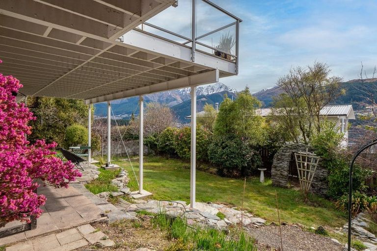Photo of property in 52 Oregon Drive, Kelvin Heights, Queenstown, 9300