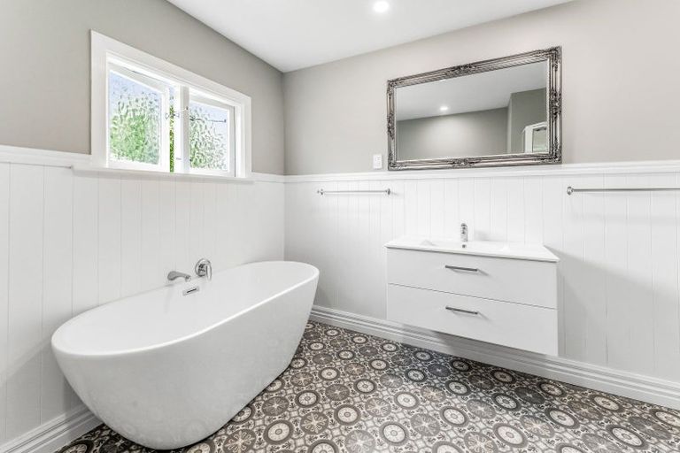 Photo of property in 29 Broadway Avenue, Waikuku Beach, 7473