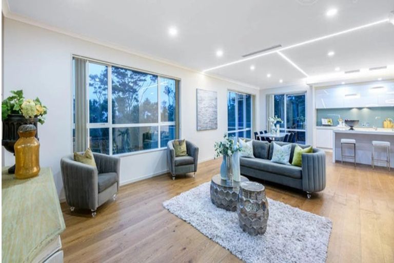 Photo of property in 72 Bur Oak Terrace, Schnapper Rock, Auckland, 0632