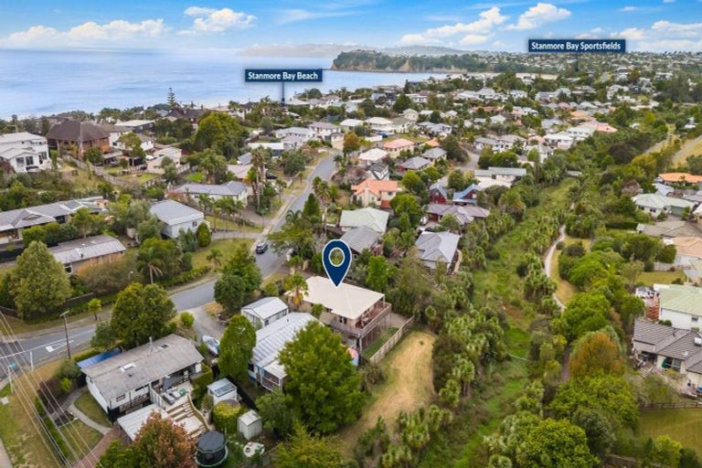Photo of property in 6 Donald Street, Stanmore Bay, Whangaparaoa, 0932