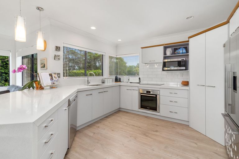 Photo of property in 71 Basley Road, Owhata, Rotorua, 3010