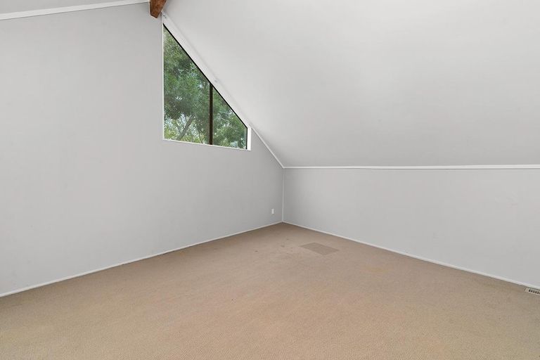 Photo of property in 10 Waitawa Place, Lynmore, Rotorua, 3010