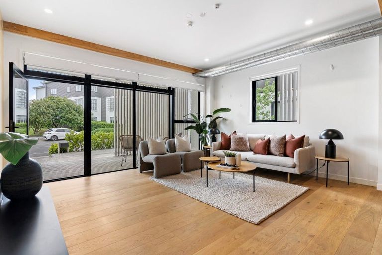 Photo of property in 4/169 Hobsonville Point Road, Hobsonville, Auckland, 0616