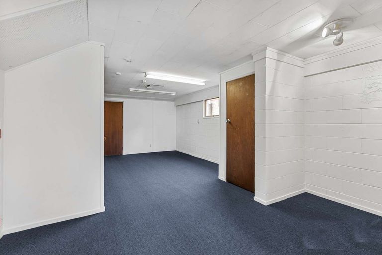 Photo of property in 52 Lawrence Crescent, Hillpark, Auckland, 2102