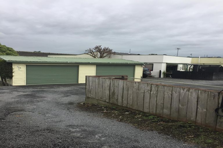 Photo of property in 2/19 Station Road, Pukekohe, 2120