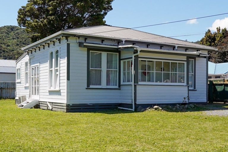 Photo of property in 95 Rata Street, Naenae, Lower Hutt, 5011