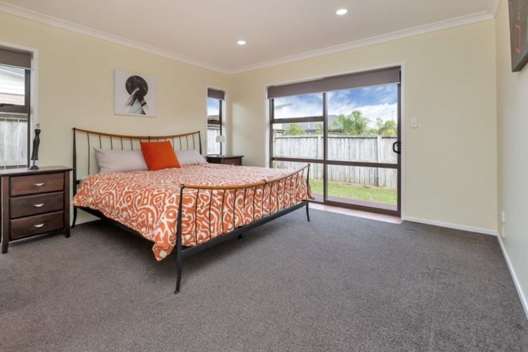 Photo of property in 1 Resolution Place, One Tree Point, 0118