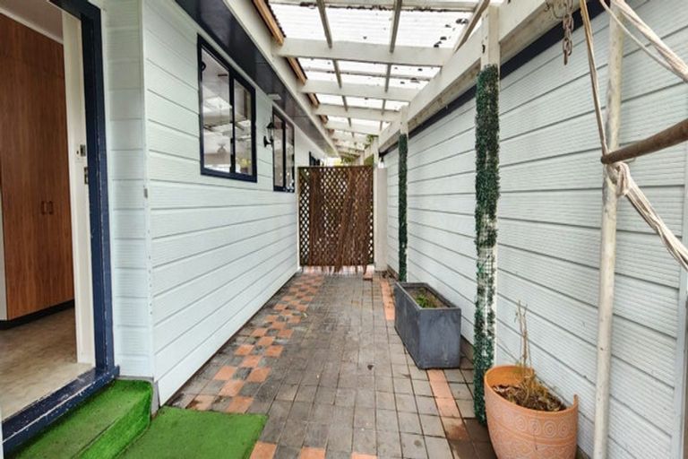 Photo of property in 13 Vancouver Place, Marfell, New Plymouth, 4310