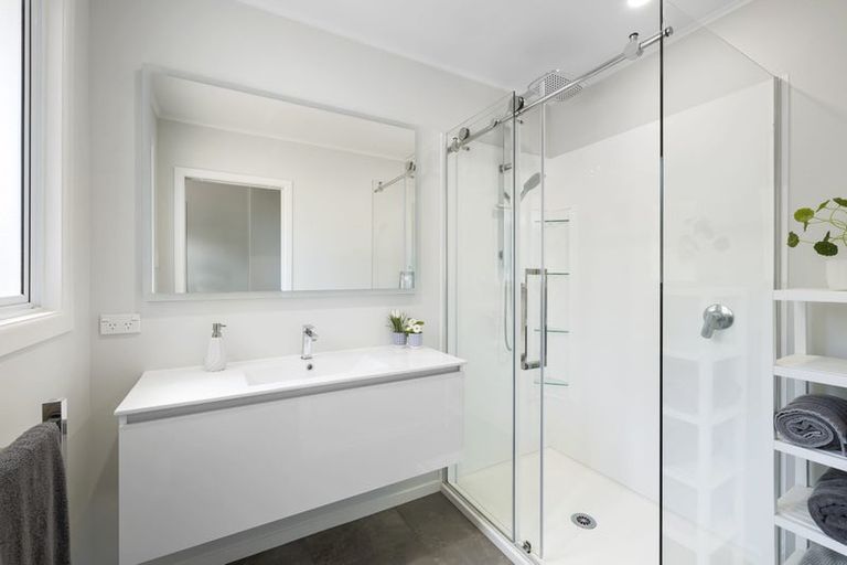 Photo of property in 12 Havelock Place, Blagdon, New Plymouth, 4310