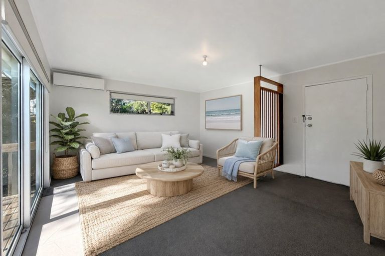 Photo of property in 19 Morriggia Place, Bayview, Auckland, 0629
