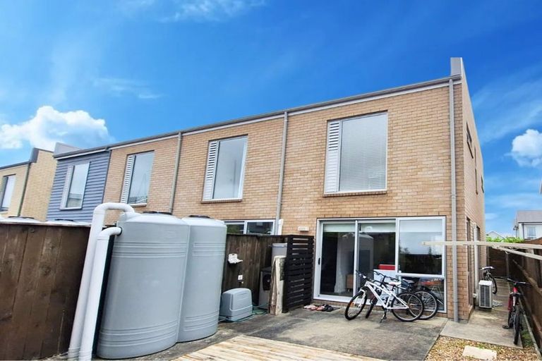 Photo of property in 4 Shelduck Way, Hobsonville, Auckland, 0616