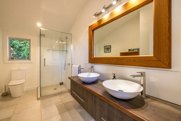 Photo of property in 18 Victoria Road South, Onetangi, Waiheke Island, 1081