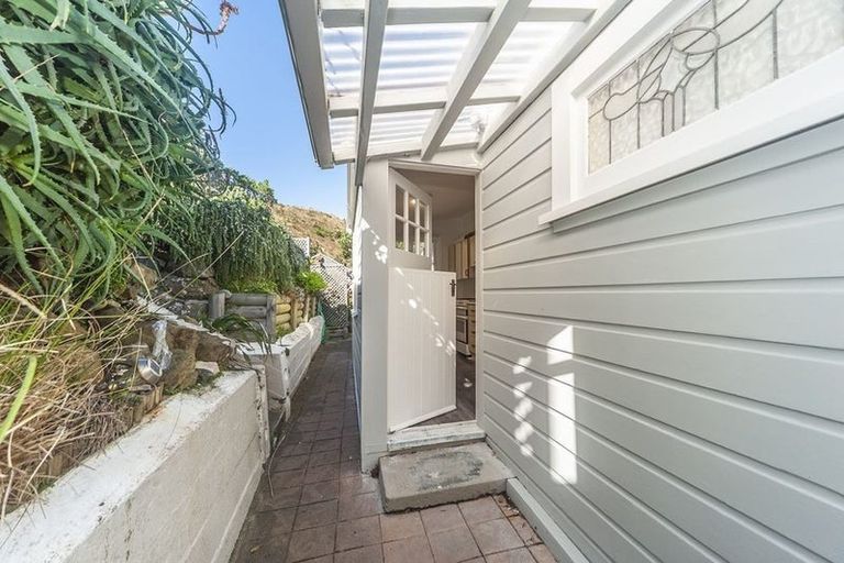 Photo of property in 33 Moa Point Road, Moa Point, Wellington, 6022