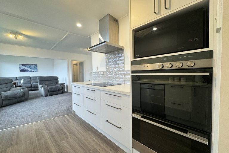 Photo of property in 32 Chatham Street, Waihola, Milton, 9073