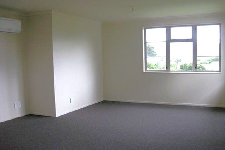 Photo of property in 34 Hereford Street, Cannons Creek, Porirua, 5024
