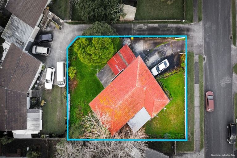 Photo of property in 4 Backhurst Grove, Massey, Auckland, 0614